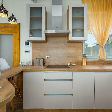 Villa Cedar