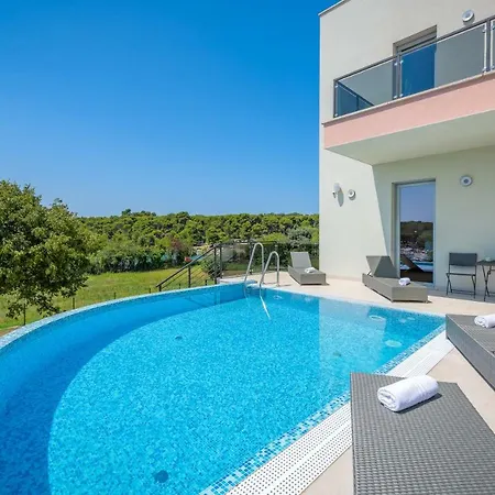 Villa Cedar